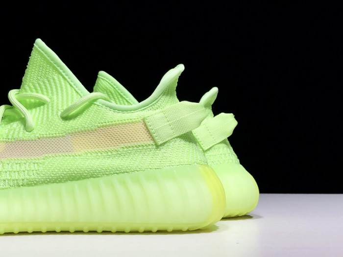 ad*s Y**zy boost 350 v2 glow eg5293