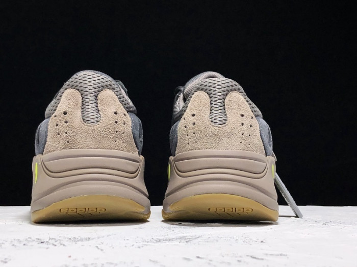 ad*s Y**zy 700 mauve ee9614