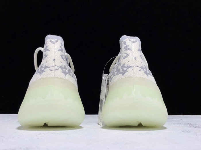 ad*s Y**zy boost 380 alien fv3260