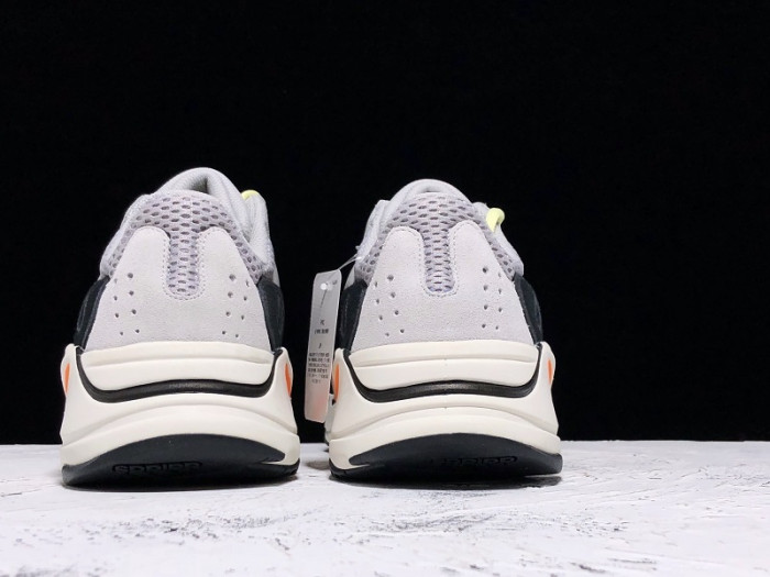 ad*s Y**zy boost 700 wave runner solid grey b75571
