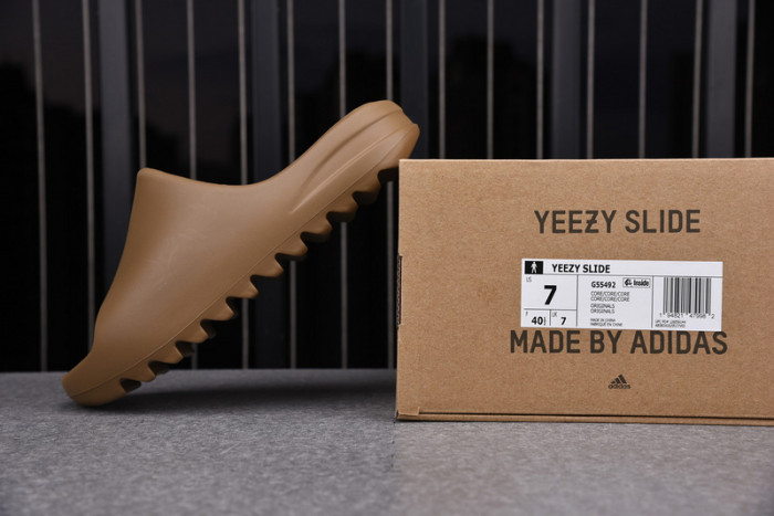 Y**zy slides 