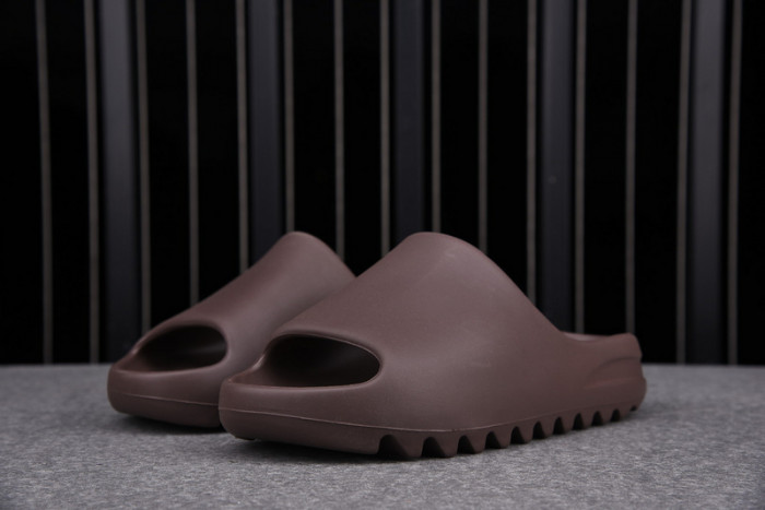 Y**zy slides 