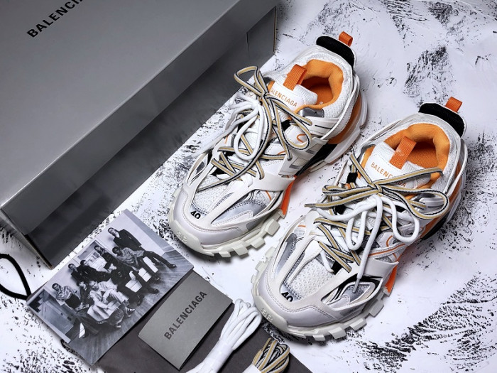 BALENGA TRACK LED Trainers 3.0  WHITE ORANGE W06G0 2001 ORANGE/WHITE