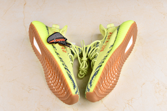 ad*s Y**zy boost 350 v2 semi frozen yellow b37572