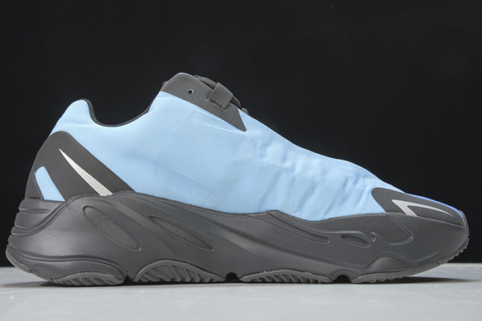 ad*s Y**zy boost 700 mnvn bright cyan gz3079